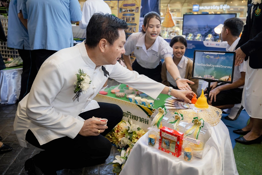 เยี่ยมชมบูธต่างๆ ภายในงาน