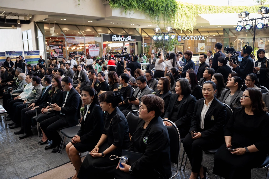 บรรยากาศคนที่เข้าร่วมงาน